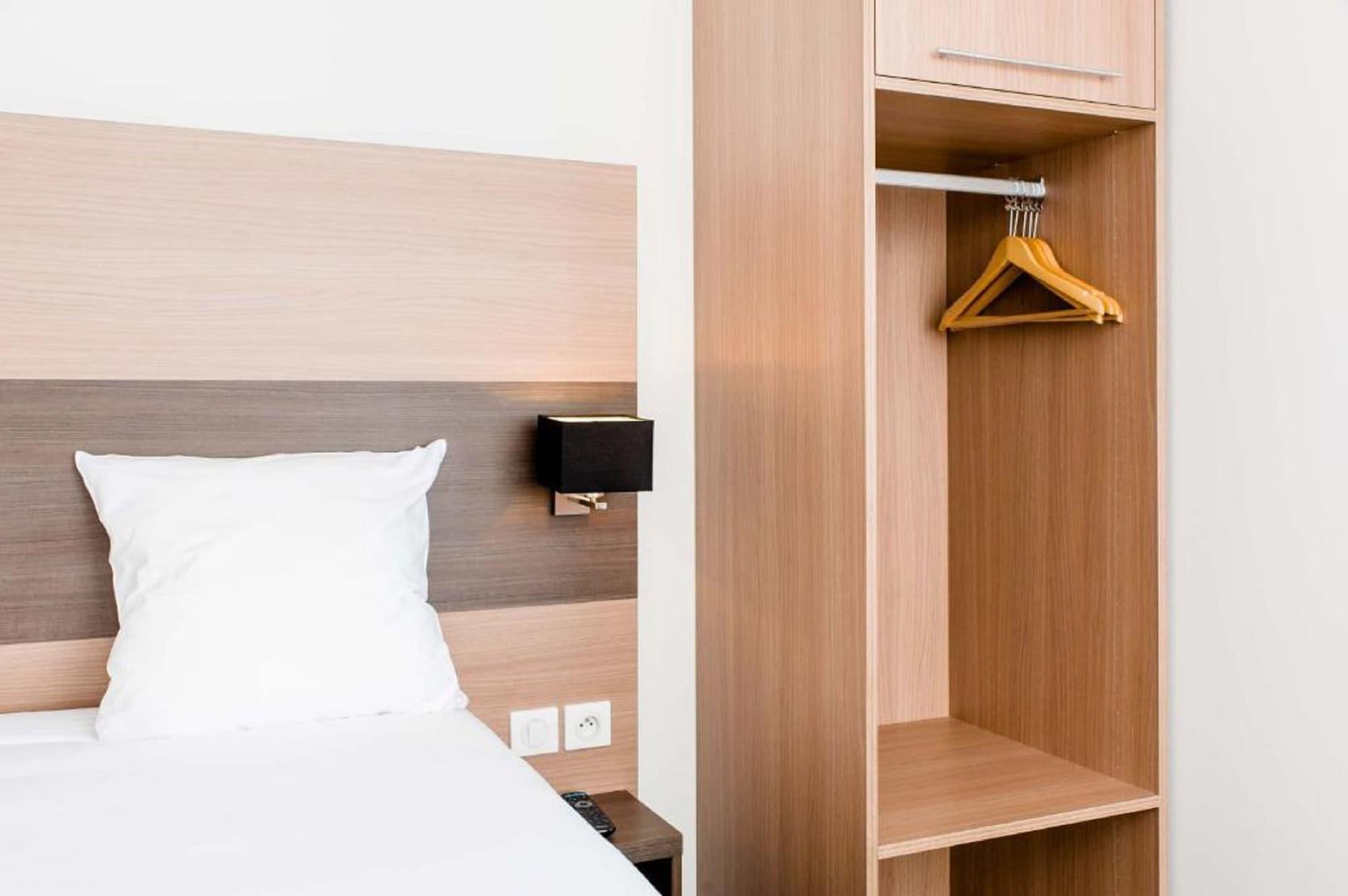 Dios Hotel Bruguieres Luaran gambar
