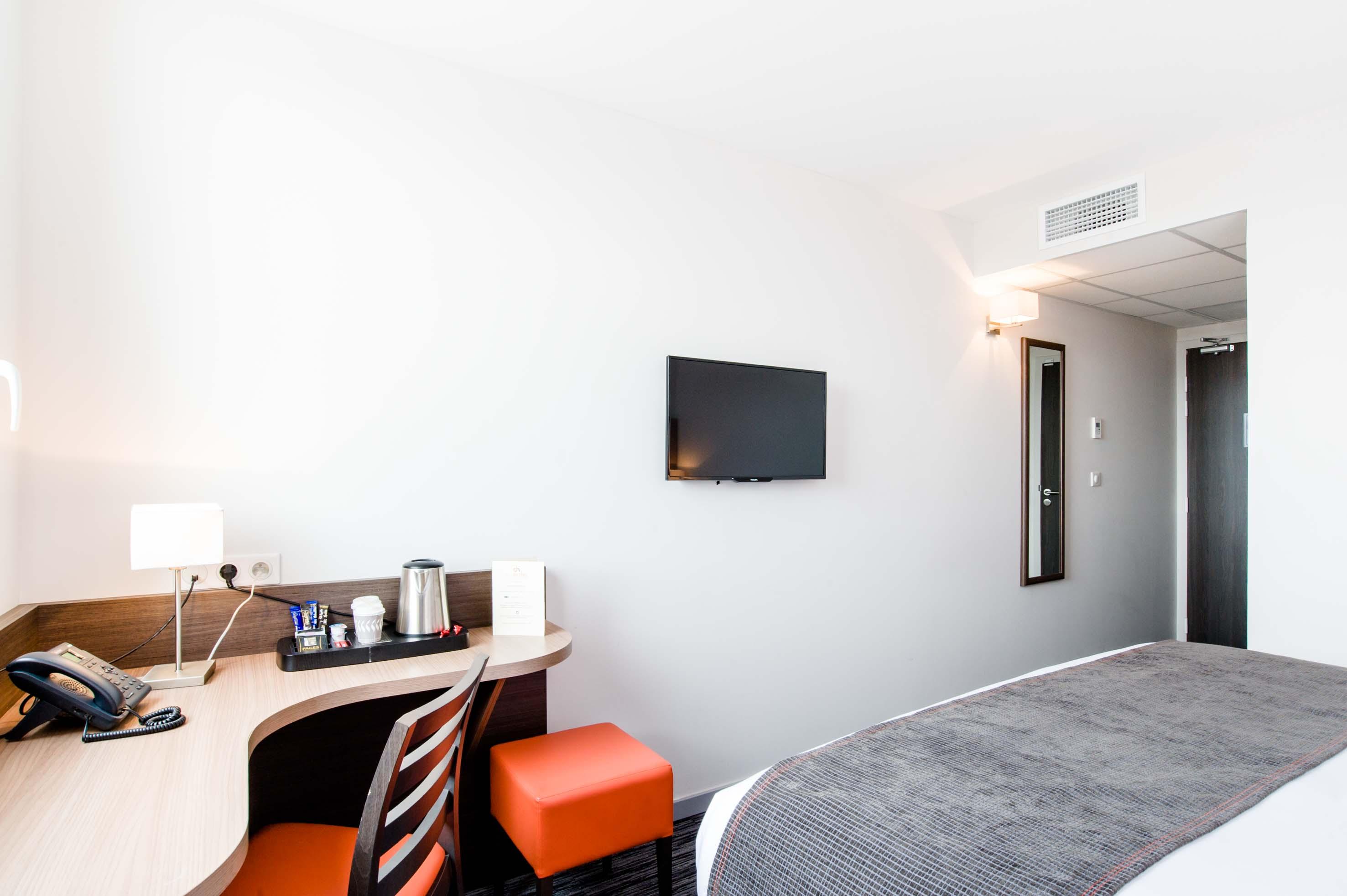 Dios Hotel Bruguieres Luaran gambar