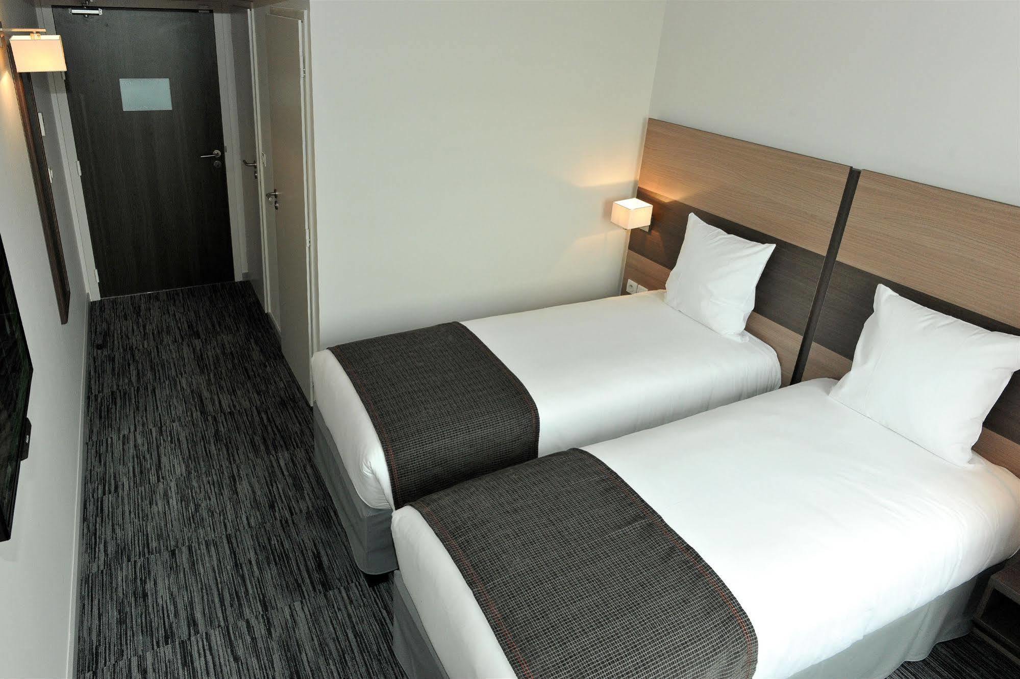 Dios Hotel Bruguieres Luaran gambar